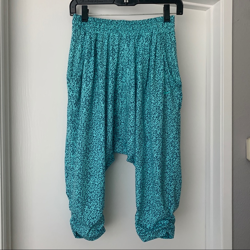 Nike Dry Fit “Avant” Harem Capri Athletic Pant